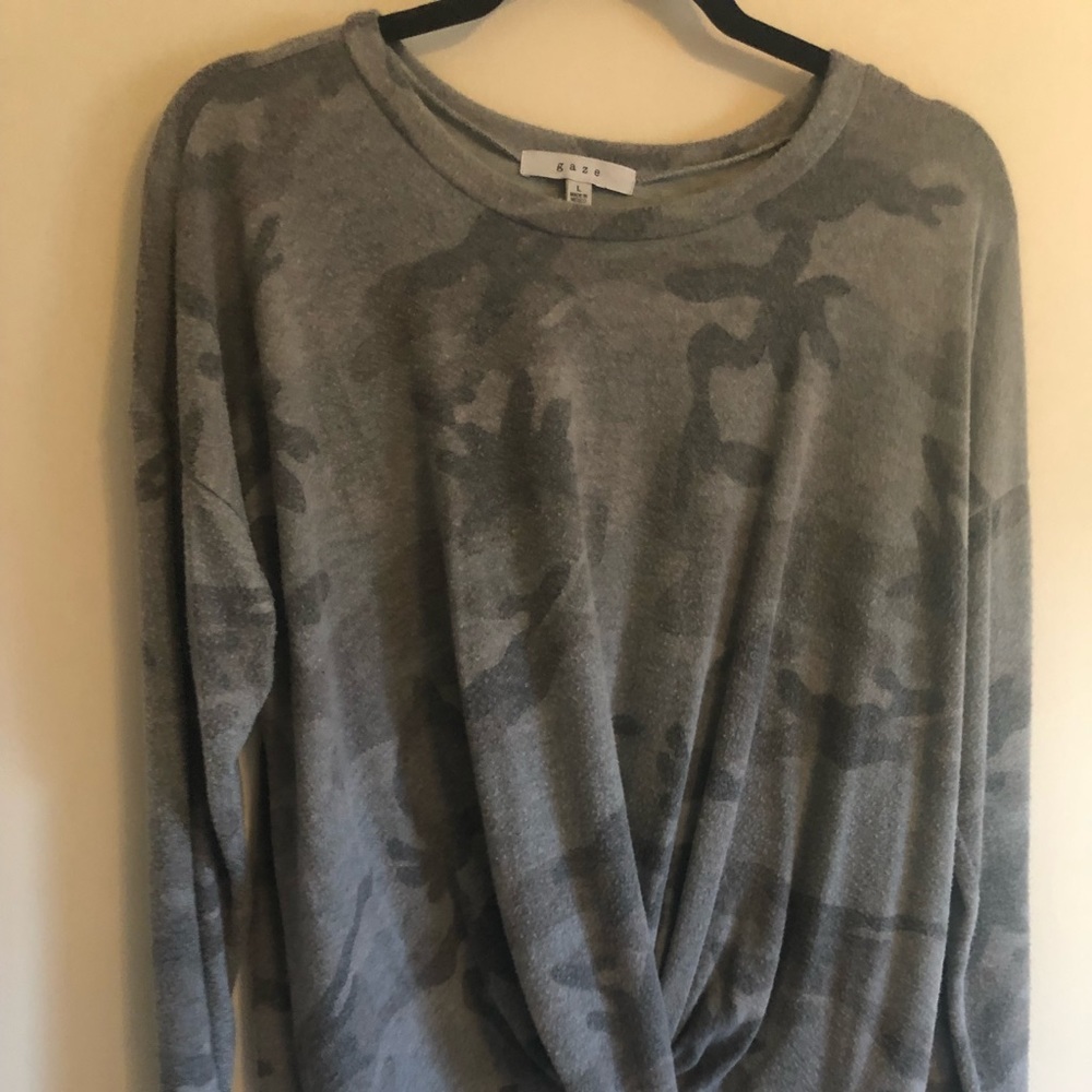 Long sleeve camo top
